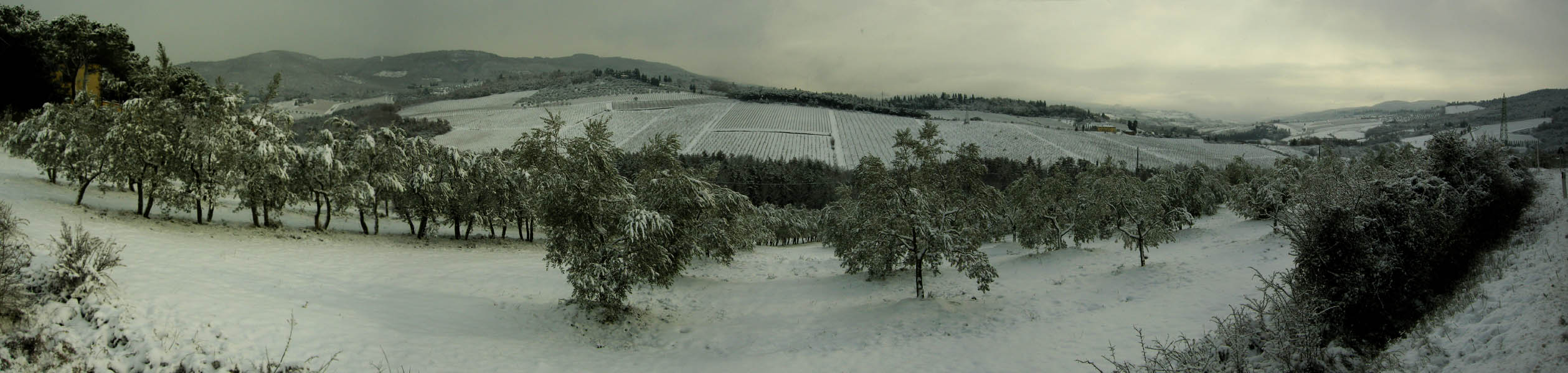 La magica atmosfera del Chianti innevato